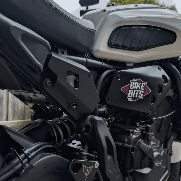 XSR700 SIDE COWLING PLATES